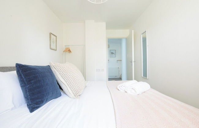 2 Bed Apartment Overlooking Water - Foto 43