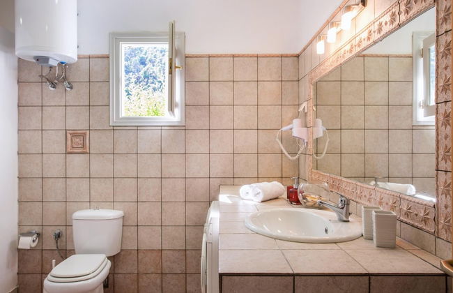 Villa Tassoula Large Private Pool Walk to Beach Wifi - 2830 - Foto 40