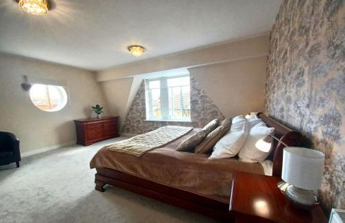 Richmond Cottage - Brand New 4BR Holiday Home, just 3 minutes from the beach with Pool Table and Free Parking - Foto 15