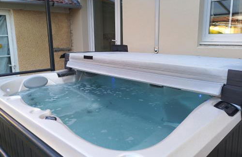 Maison avec Jacuzzi paisible et centrale - Foto 7