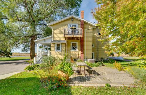 Quaint and Family-Friendly Watertown Farmhouse! - Foto 1