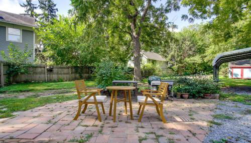 Charming Victorian Farmhouse on Historic Main St - Foto 4