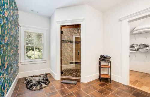 Luxury Mountain Mansion, 7BR, 8 king beds, 10000sf, Views, Pool, Sport Court, Gym, Sauna, Petting Zoo - Foto 50