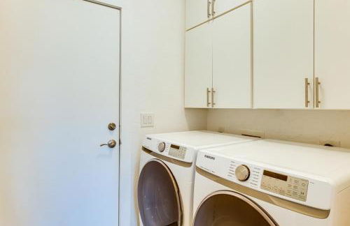 Putting Green, Pool Table! West Valley Family Home - Foto 26