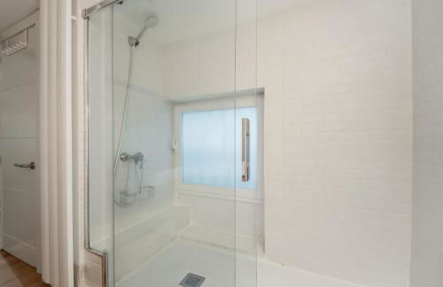 3min Walk Malasana - Trendy Cafes and Tapas Street - Photo 8