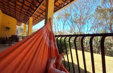 Refúgio em Macacos para até 12 hóspedes com piscina aquecida, 5 suítes e riacho - Foto 25