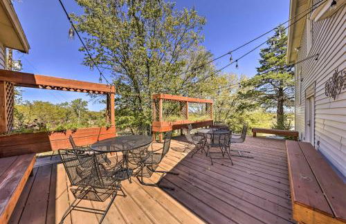 The Farm House with Deck and Historic Charm! - Foto 34