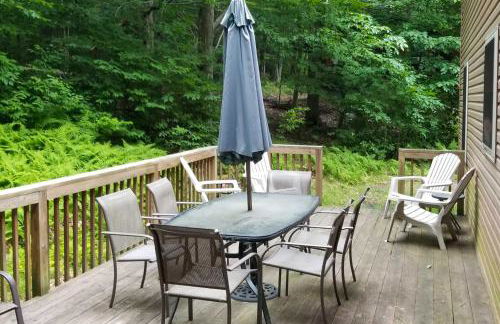 Pocono Mountain Home with 3 Community Lakes! - Foto 21