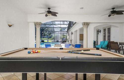 BRAND NEW! Lakefront 9BR Pool Hot Tub Outdoor Kitchen BBQ Theater 2 miles Disney - Foto 29