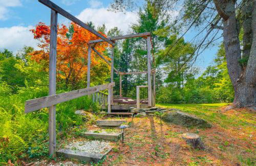 Peaceful Brookside Getaway about 10 Mi to Okemo Slopes! - Foto 21