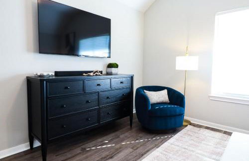 Cozy Home in the Heart of Aggieland - Photo 12