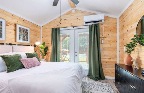 8 All Decked Out, Luxury Tiny House, Boat Parking Mins to Lake Guntersville, Downtown - Foto 6