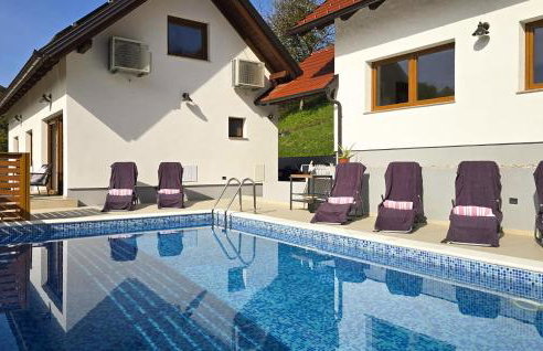 Holiday Home With Pool - Foto 1