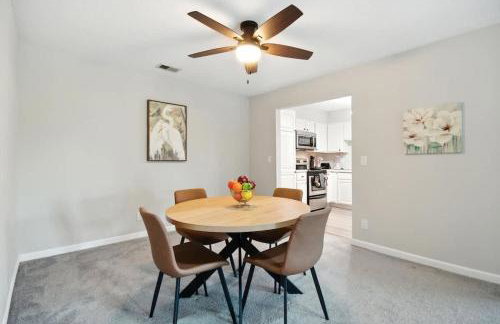 Stylish 2BR Loft Near ISU Hospitals & Downtown - Foto 11