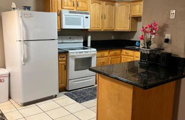 Quiet 1bed,1bath condo with free parking - Photo 2