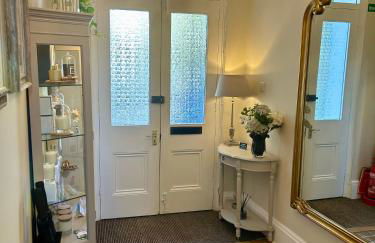 Willesden, Apartment 2, A beautifully furnished and spacious apartment located in the heart of Llandudno - Photo 3