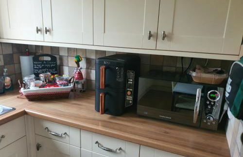 Idyllic 2 Bedroom Self-Contained UpsideDown Annexe - Photo 28