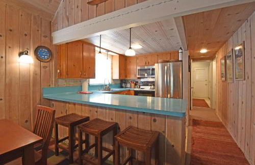 Woodland Chalet - 2 miles from Beach Access - Foto 15