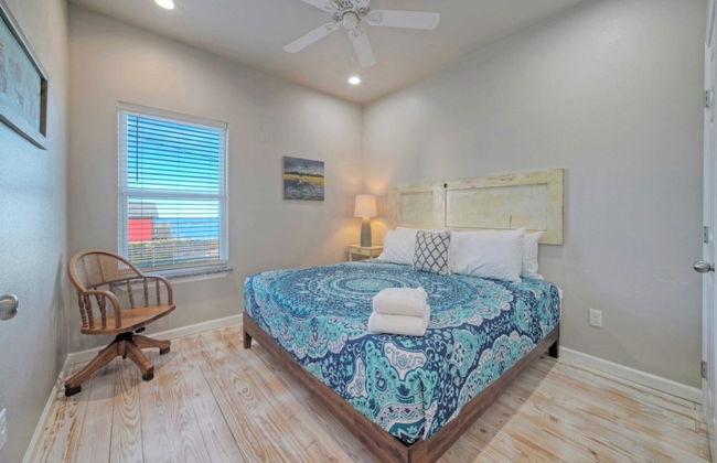 2 Homes, Sleeps 16, Shared Pool+boat Dock Laguna Village Serenity by Avantstay - Foto 20