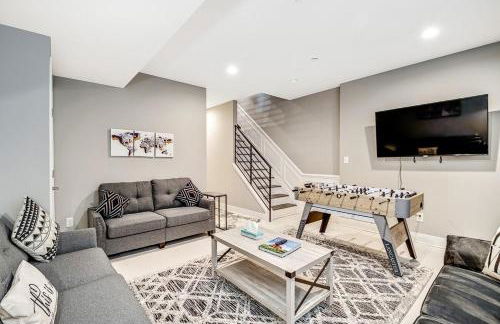 Exceptional Downtown Townhome with Roof Deck -4Bedroom & 3Baths - Foto 34