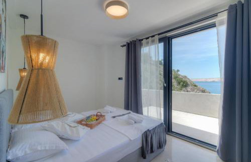 House Silence - Photo 2