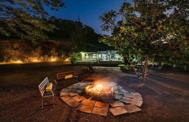 CosmicStays Kokiraj Lakehouse - Waterfront Retreat - Foto 1