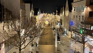 Geräumige 160 qm Wohnung für 9-11 Personen in der Stadtmitte - Photo 5