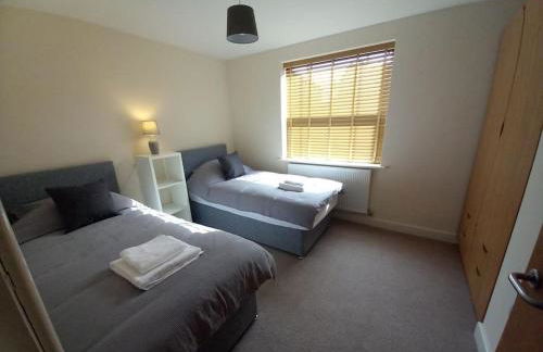 Comfortable and spacious 2 bedrooms Free parking - Foto 4