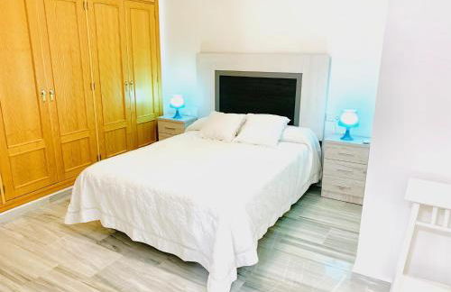 Precioso apartamento cerca del mar con wifi, piscina y parking - Photo 3