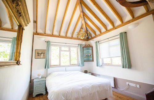 Tree Tops Holiday Let & Sauna South Downs West Sussex Sleeps 10 - Foto 9