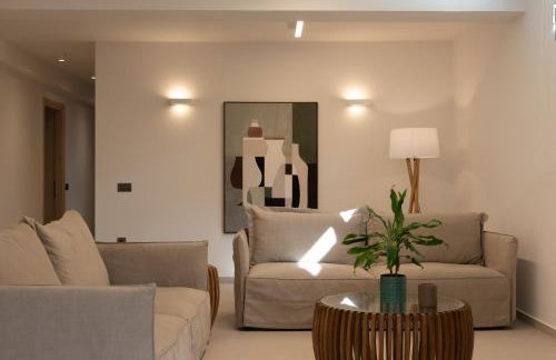 Amalthia Villa, Heated Pool & Walk to the Beach, By ThinkVilla - Photo 43