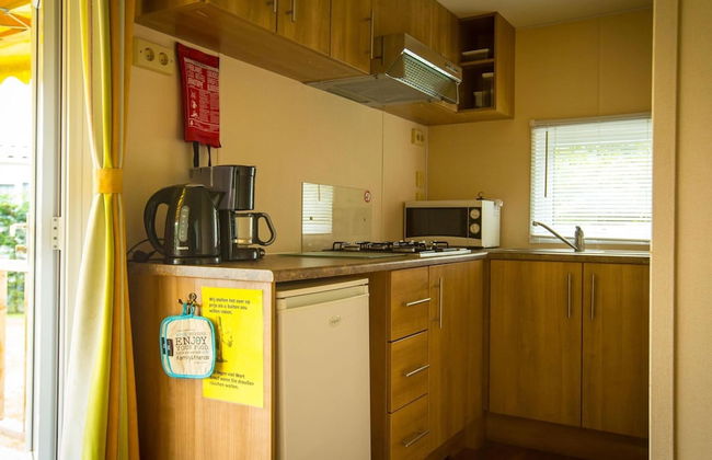 Apartment in Utrecht Near Historic Windmill - Photo 5