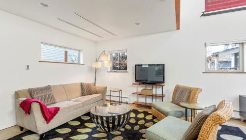 Modern Living w hot tub in Alberta Arts District - Foto 4