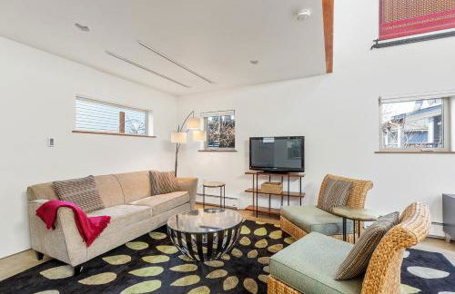 Modern Living w hot tub in Alberta Arts District - Foto 4