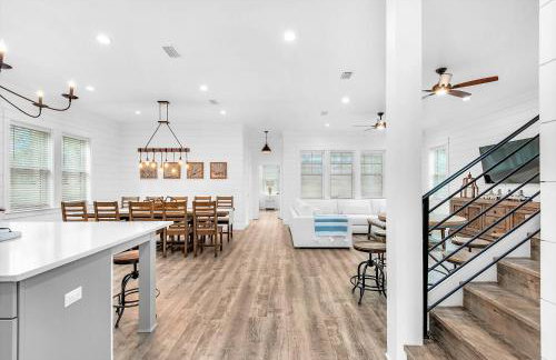 Latitude! New 8 Bedrooms! Beach! - Foto 5