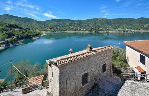 1 Bedroom Cozy Apartment In Castel Di Tora - Foto 10