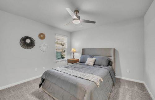 Luxury Retreat in Serene Surroundings, 4 Bedrooms Corporate House, Entire house with full amanities, Convenient location Near Medical Centers and Downtown - Foto 37