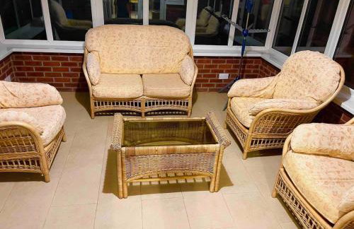 Luxurious Executive 5 Bedroom Whole Home - For 10 - Foto 27