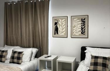 Comfortable 3BR Home, Guests 7, Fast Wi-Fi, & Nearby Pubs - Foto 24