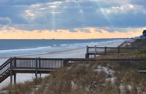 Topsail Treasure's - Oceanfront Luxury Spa Pool - Foto 55