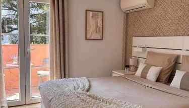 Holidays font mourrier - Foto 2