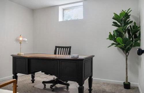 Central Family Oasis with Hot Tub & Fenced Yard - Foto 45