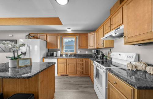 Sauna, Game Room, and Beach Front on Houghton Lake - Foto 18