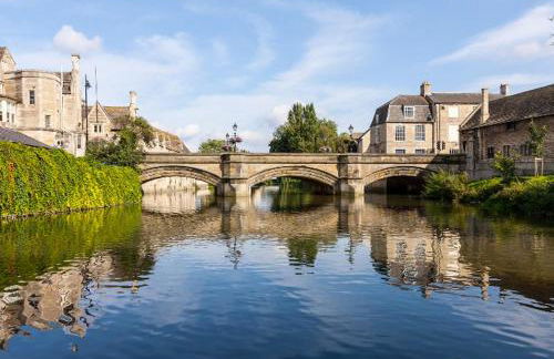 Peaceful Getaway - Free Parking, Short Drive to Stamford - Foto 14