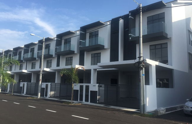 Kota Laksamana Comfortable Crowd by Step-In - Foto 1