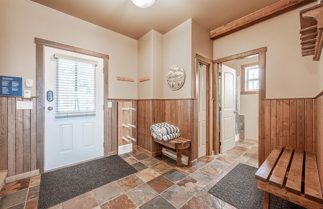 Trapper's Lodge 4 Bd W/great View, Private Hot Tub - Photo 17