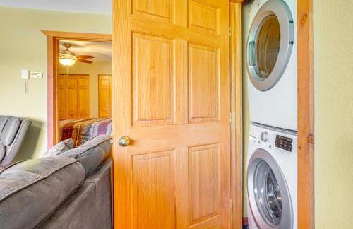 Deck and Views Pet-Friendly Cabin in Jefferson! - Foto 17