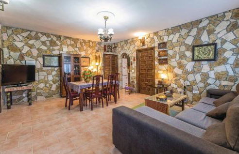 2 Bedroom Nice Home In Puig Ventos - Foto 2