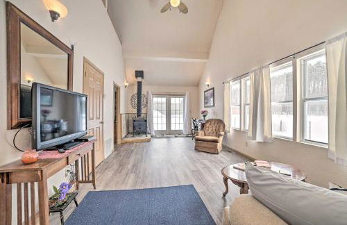 Cozy Cadillac Retreat Walk to Ski Resort! - Foto 4