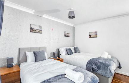 Manchester City Deluxe 4-Bed near Etihad Stadium & C0-0P Arena, Sleeps 9 - Foto 20